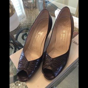 Vintage Bruno Magli Brown Leathers Pumps